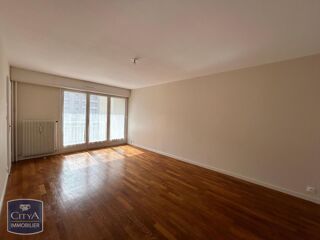  Appartement à louer 3 pièces 74 m²