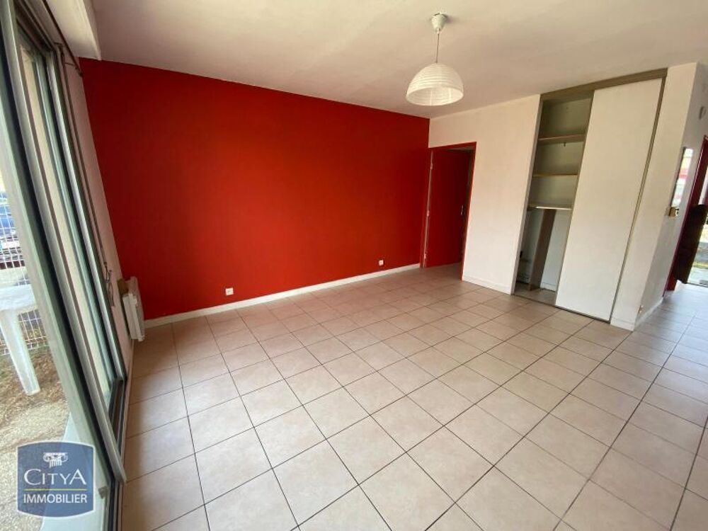 EXCLUSIVITÉ - APPARTEMENT T1 AVEC UNE COUR. En location ....