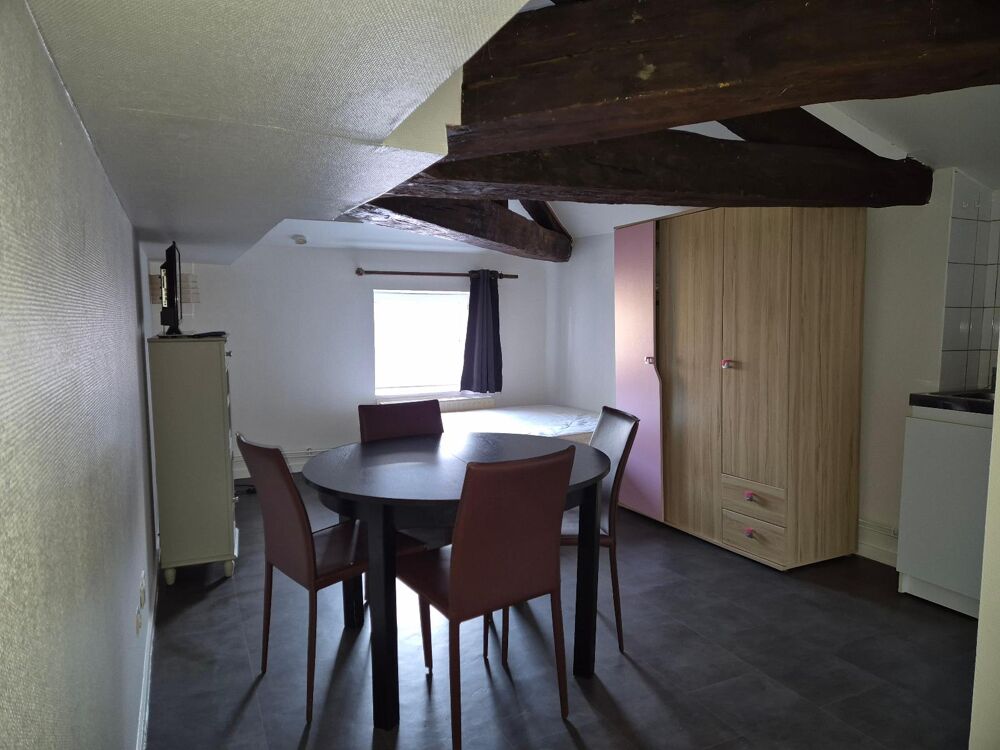 Nous vous proposons à la location un charmant studio meu....