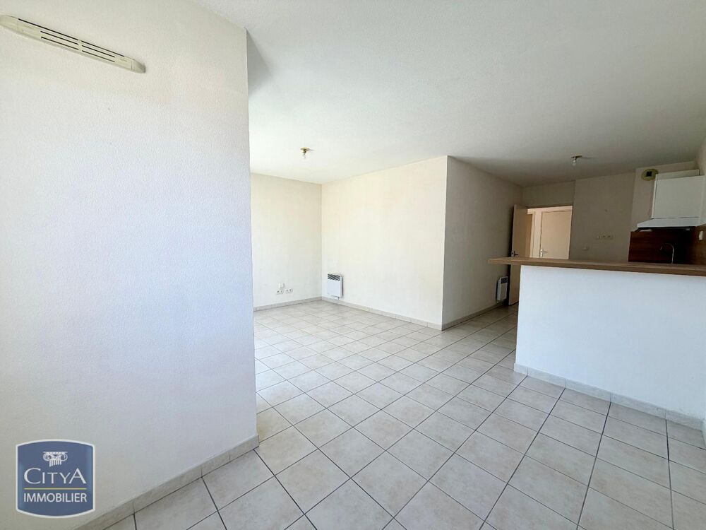 Venez découvrir cet appartement T2 de 46.90 m² habitable....