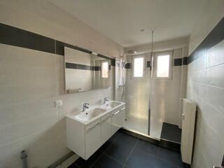  Appartement à louer 3 pièces 70 m²