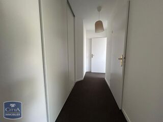  Appartement à louer 3 pièces 83 m²