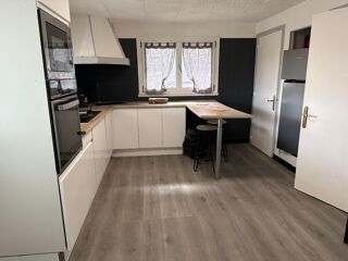  Appartement à louer 2 pièces 82 m²