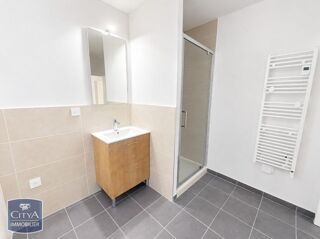  Appartement à louer 3 pièces 74 m²