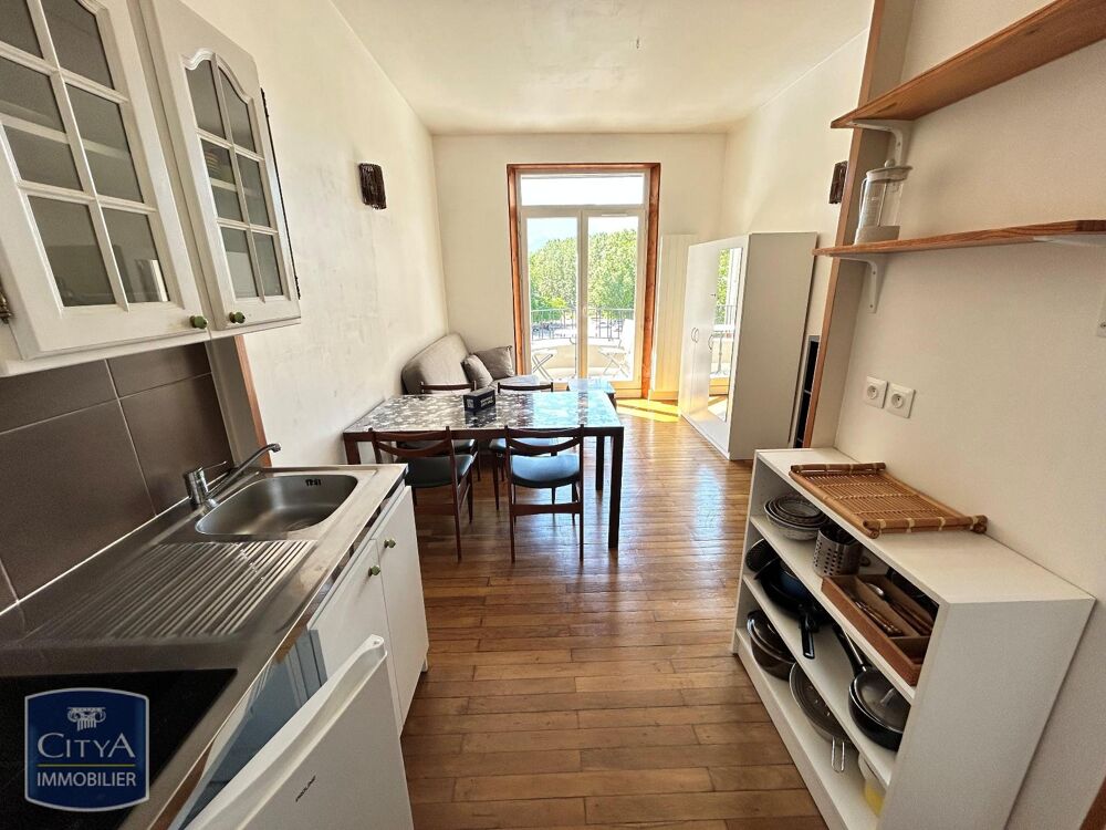 À LOUER : Appartement T1 de 20 m² se trouve au troisième....
