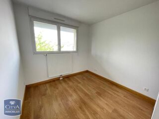  Appartement à louer 4 pièces 82 m²