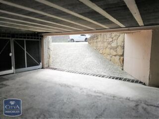  Parking / Garage à louer 18 m²