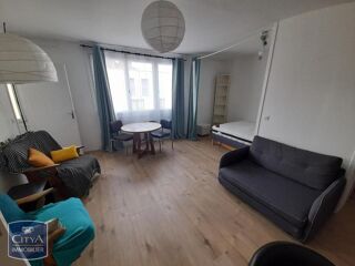  Appartement à louer 1 pièce 35 m²