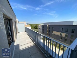  Appartement à louer 4 pièces 79 m²