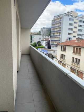  Appartement à louer 2 pièces 46 m²