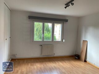  Appartement à louer 3 pièces 92 m²