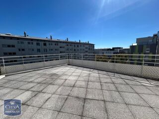 Appartement à louer 5 pièces 122 m²
