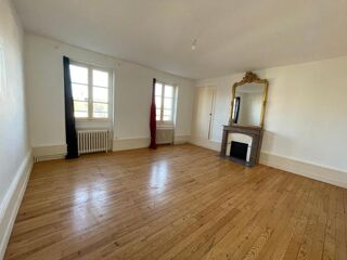  Appartement à louer 5 pièces 121 m²