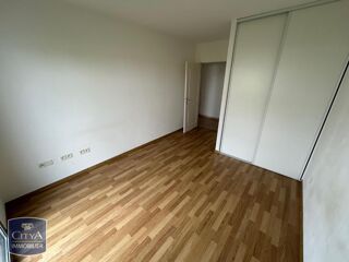  Appartement à louer 3 pièces 92 m²
