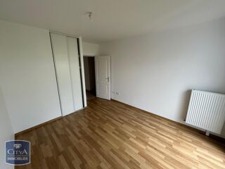  Appartement à louer 3 pièces 80 m²