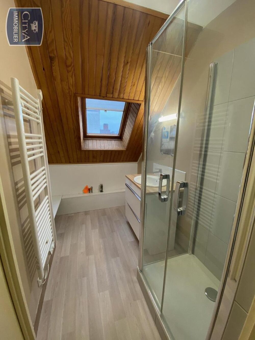 À LOUER : Appartement T1 situé à Beauvais, dans un quart....