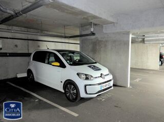  Parking / Garage à louer 
