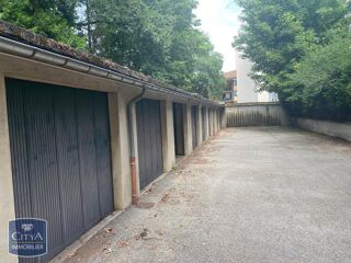  Parking / Garage à louer 