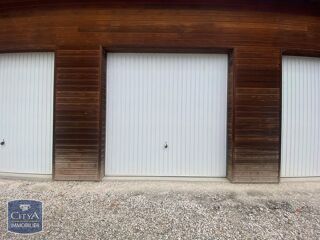  Parking / Garage à louer 
