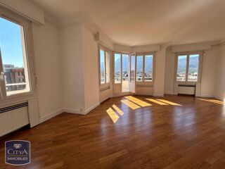  Appartement à louer 3 pièces 91 m²