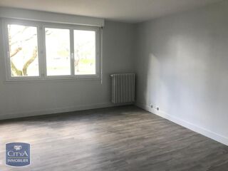  Appartement à louer 4 pièces 66 m²
