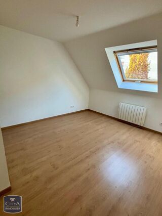  Appartement à louer 4 pièces 81 m²