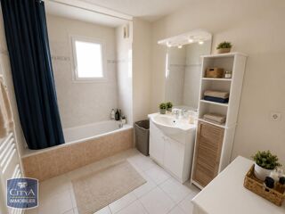  Appartement à louer 3 pièces 64 m²