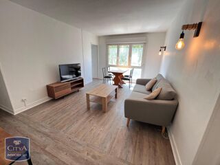  Appartement à louer 4 pièces 65 m²