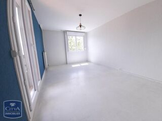  Appartement à louer 4 pièces 86 m²