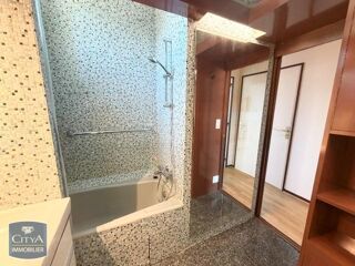  Appartement à louer 4 pièces 94 m²