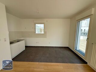  Appartement à louer 5 pièces 109 m²