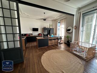  Appartement à louer 3 pièces 125 m²