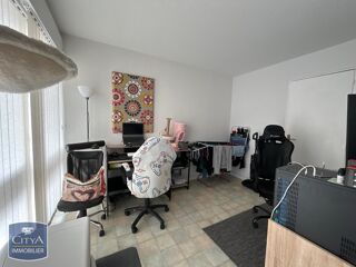  Appartement à louer 4 pièces 82 m²