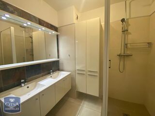  Appartement à louer 2 pièces 49 m²