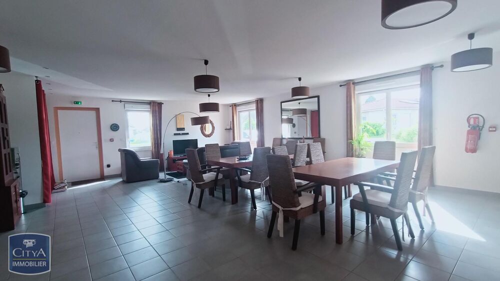 À LOUER : Appartement T4 situé à Buzançais, dans le dépa....