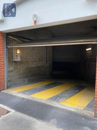  Parking / Garage à louer 9 m²