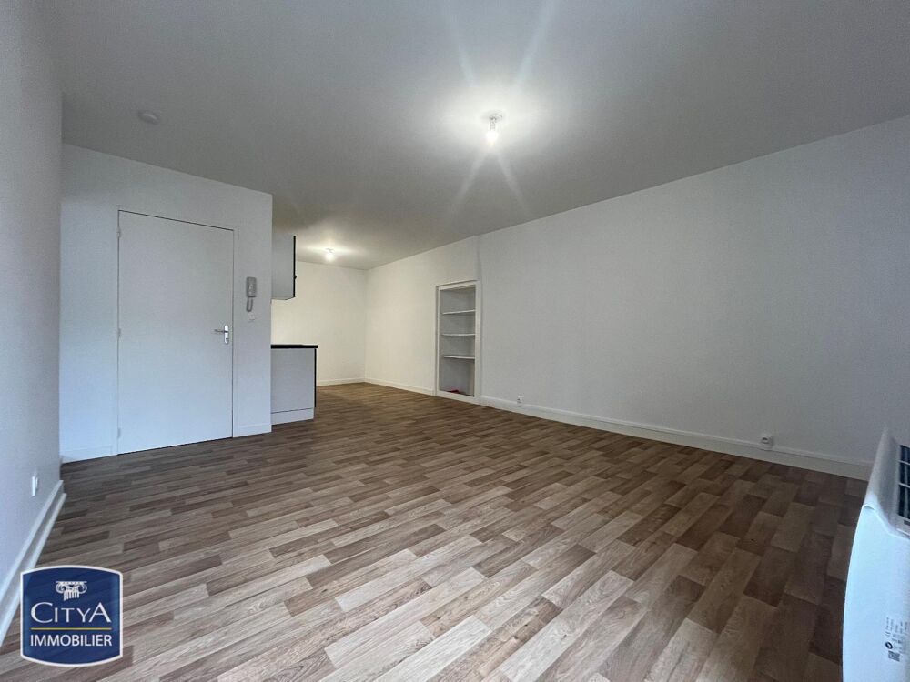 APPARTEMENT 2 PIECES 46 M² - LUSIGNAN Libre début septem....