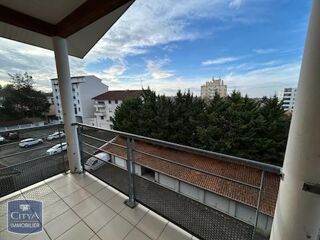  Appartement à louer 2 pièces 43 m²