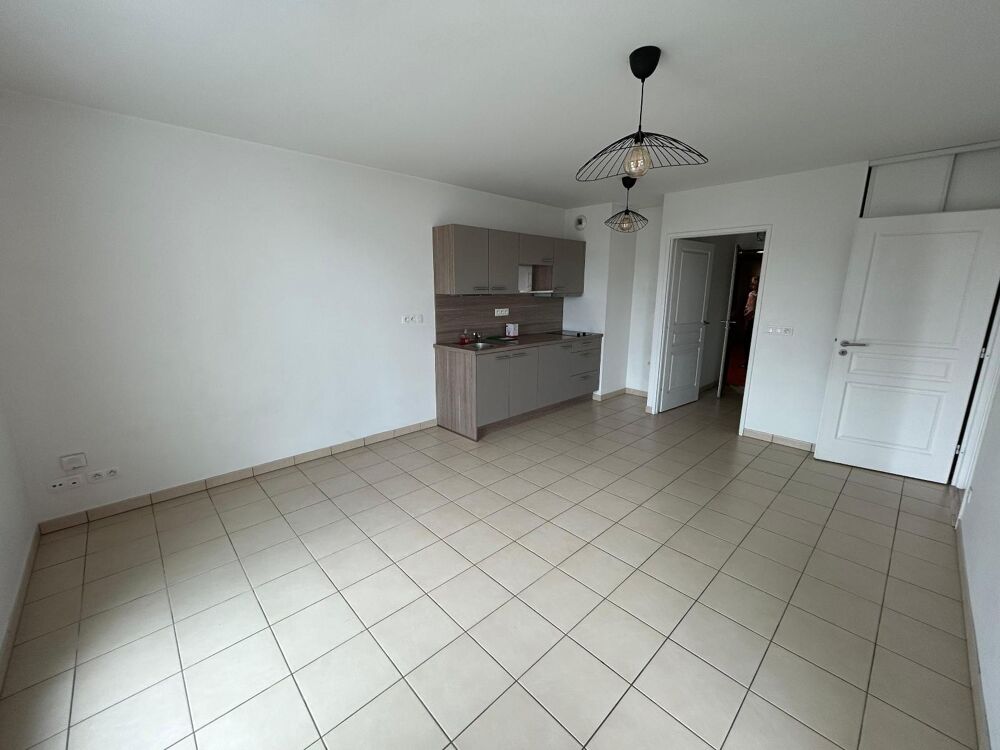 Rives du Cher - À LOUER : Appartement T2 situé au coeur d....