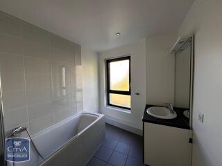  Appartement à louer 4 pièces 96 m²