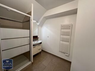  Appartement à louer 2 pièces 63 m²