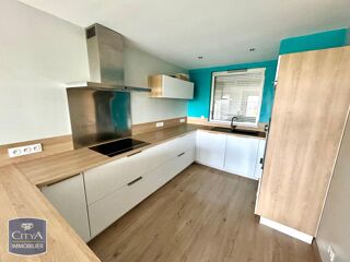  Appartement à louer 4 pièces 82 m²
