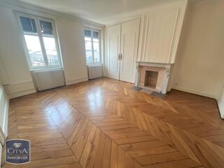  Appartement à louer 3 pièces 110 m²