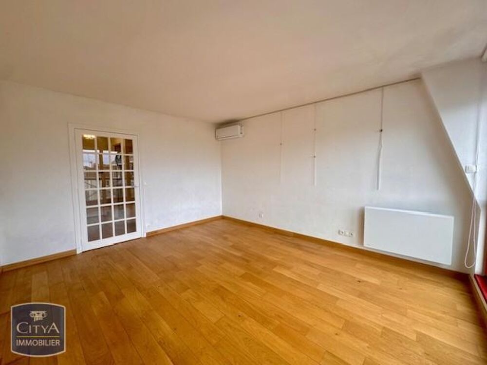Appartement T2 avec parking et cave: Résidence Seniors L....