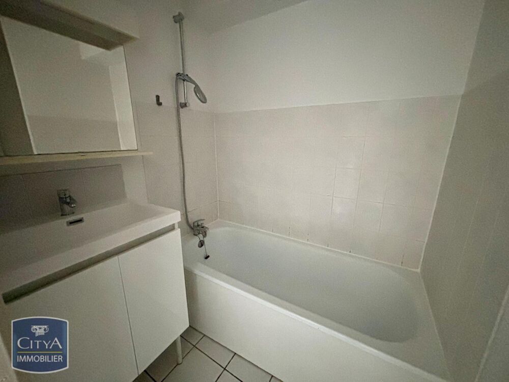 location Appartement - 1 pièce(s) - 27 m² Poitiers (86000)
