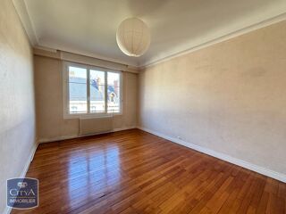  Appartement à louer 3 pièces 77 m²