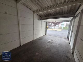  Parking / Garage à louer 