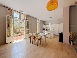  Appartement à louer 3 pièces 73 m²