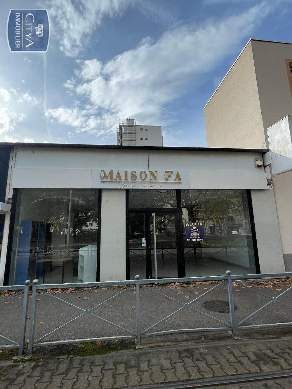   Location / Local Commercial 