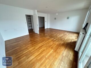  Appartement à louer 3 pièces 83 m²